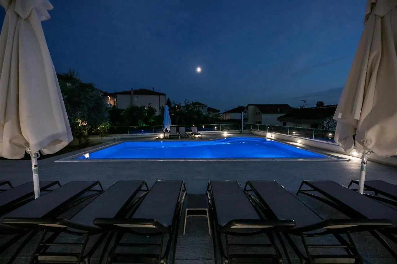 Villa Dora Okrug Gornji Apartment