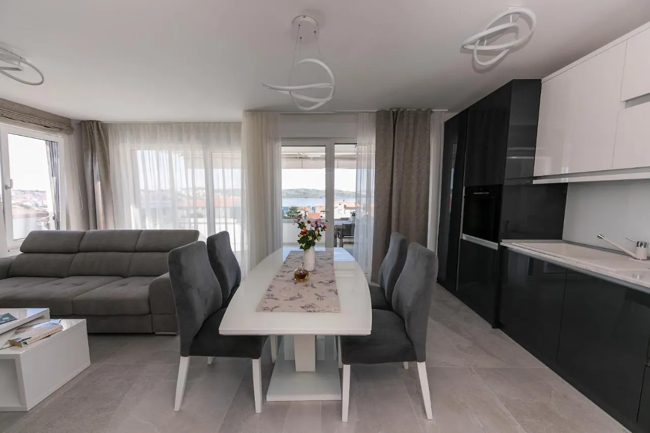 Apartment Villa Dora Okrug Gornji