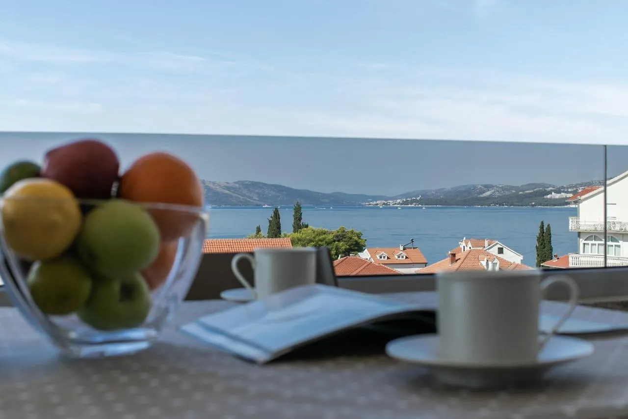 Apartment Villa Dora Okrug Gornji